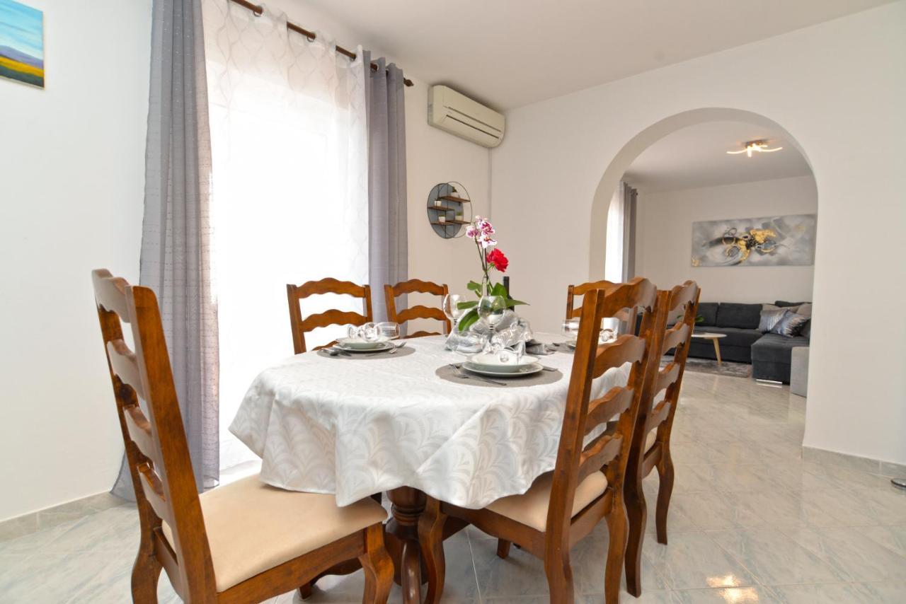 Apartments Violete 742 Pula Exterior photo