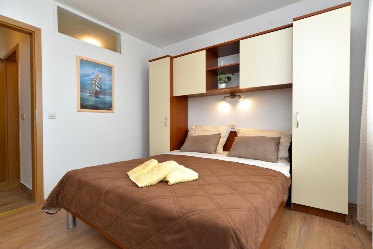 Apartments Violete 742 Pula Exterior photo