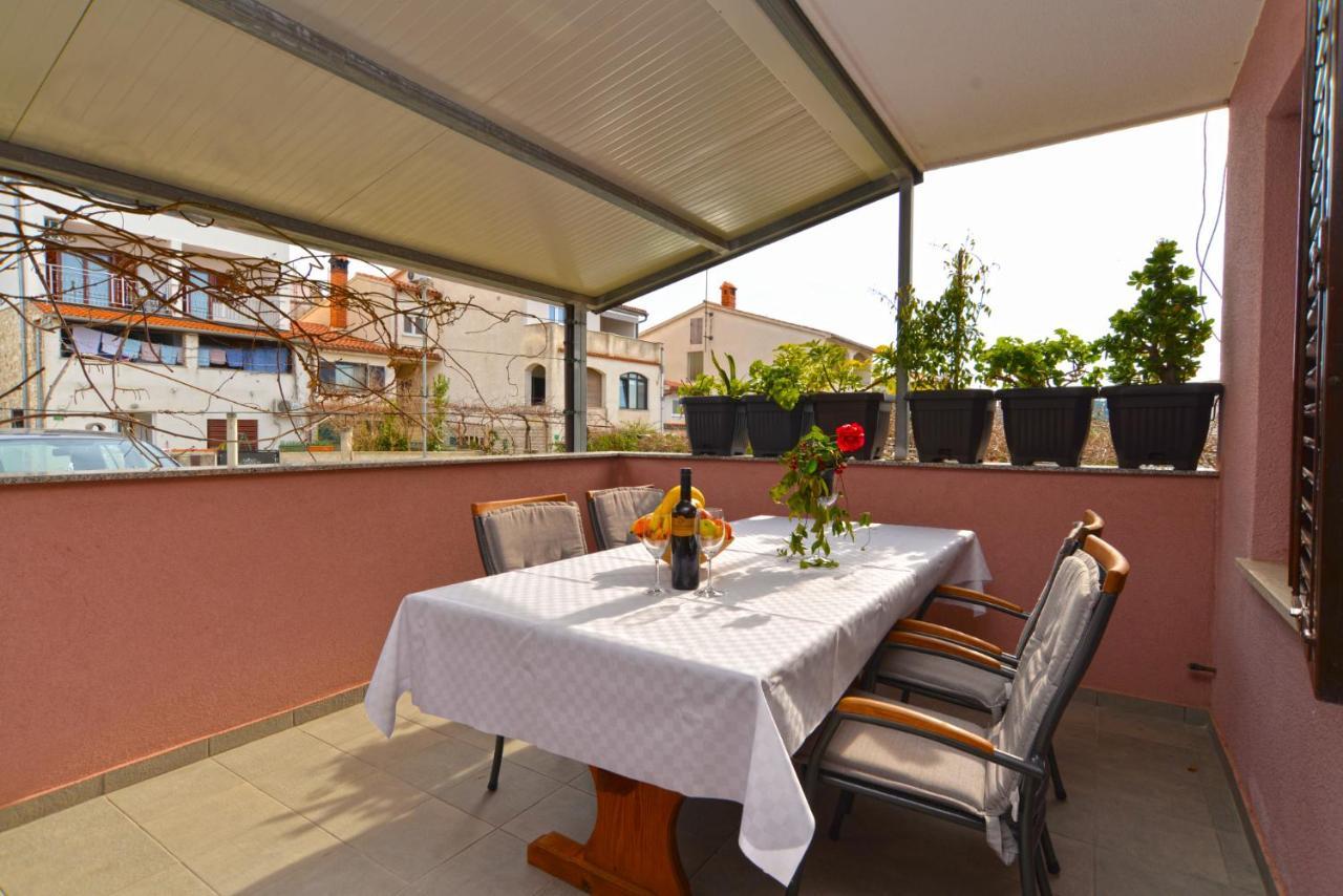 Apartments Violete 742 Pula Exterior photo