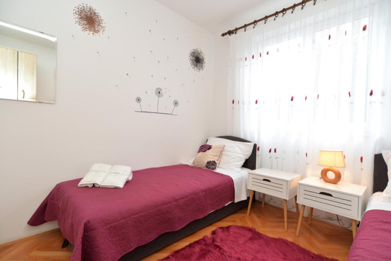 Apartments Violete 742 Pula Exterior photo